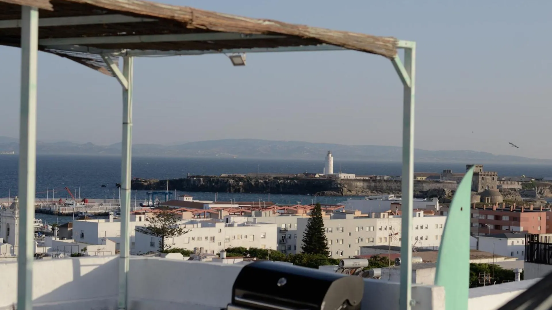 Lion Hostel By Kitesurf Tarifa 0*,  Espanha