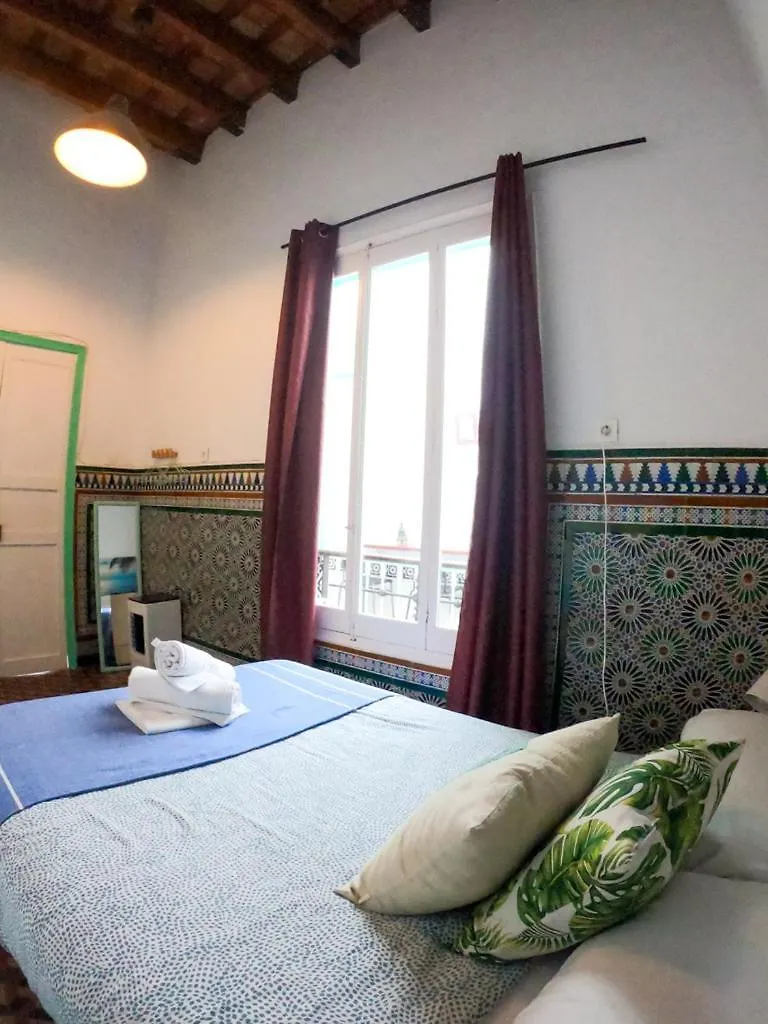 Lion Hostel By Kitesurf Tarifa 0*,