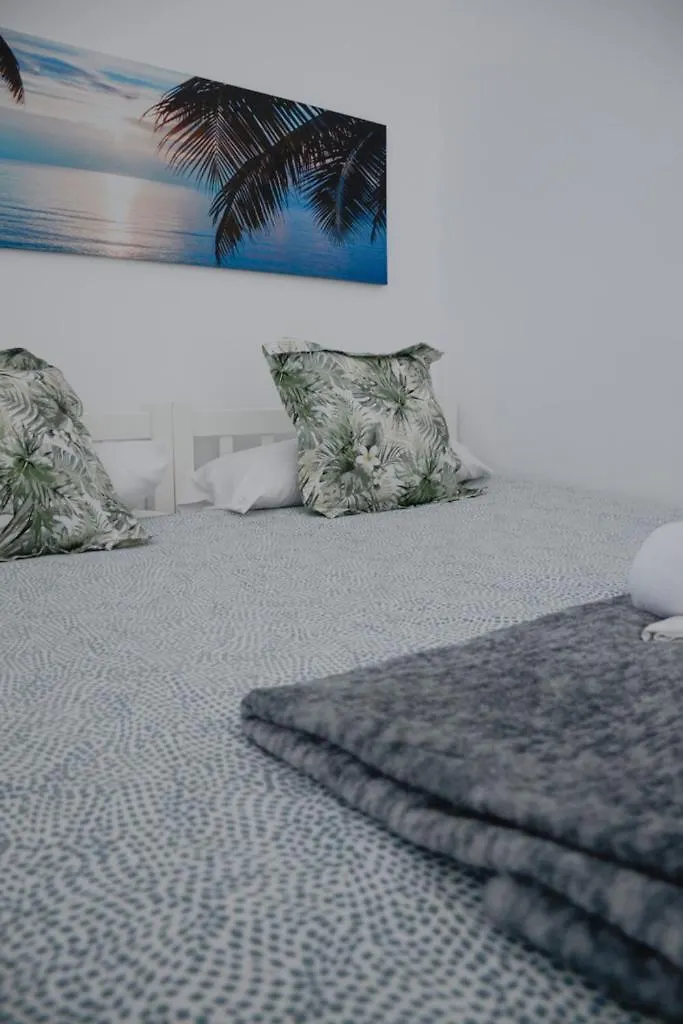 Lion Hostel By Kitesurf Tarifa 0*,