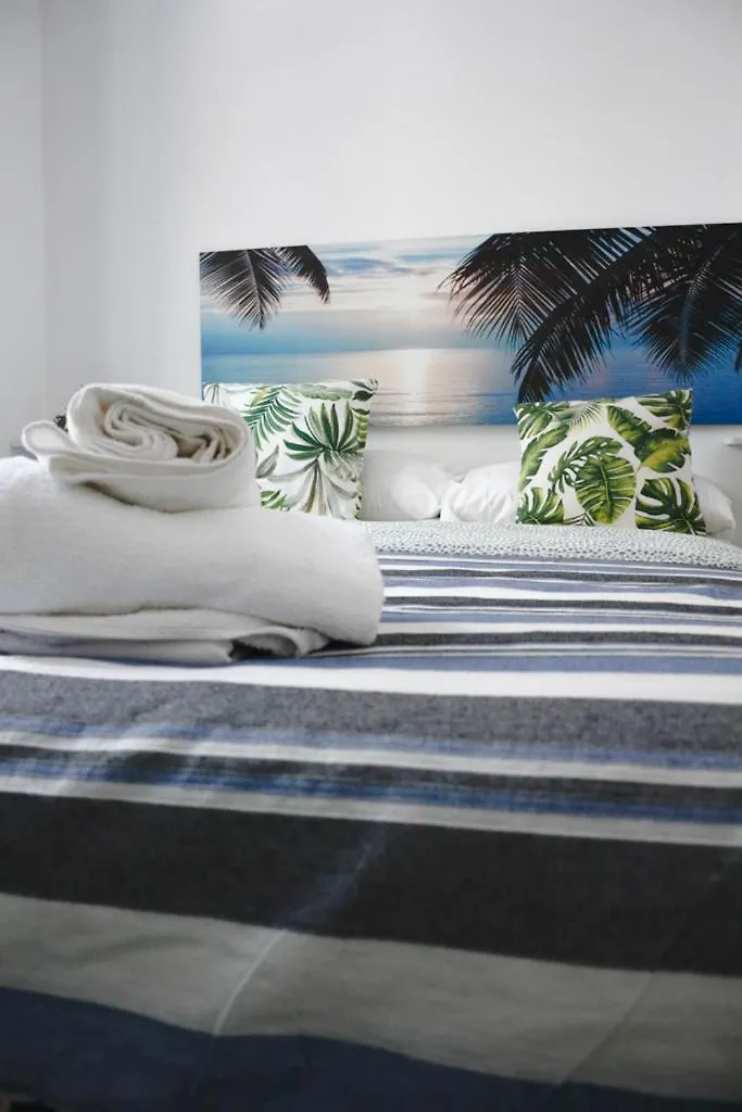 Lion Hostel By Kitesurf Tarifa 0*,