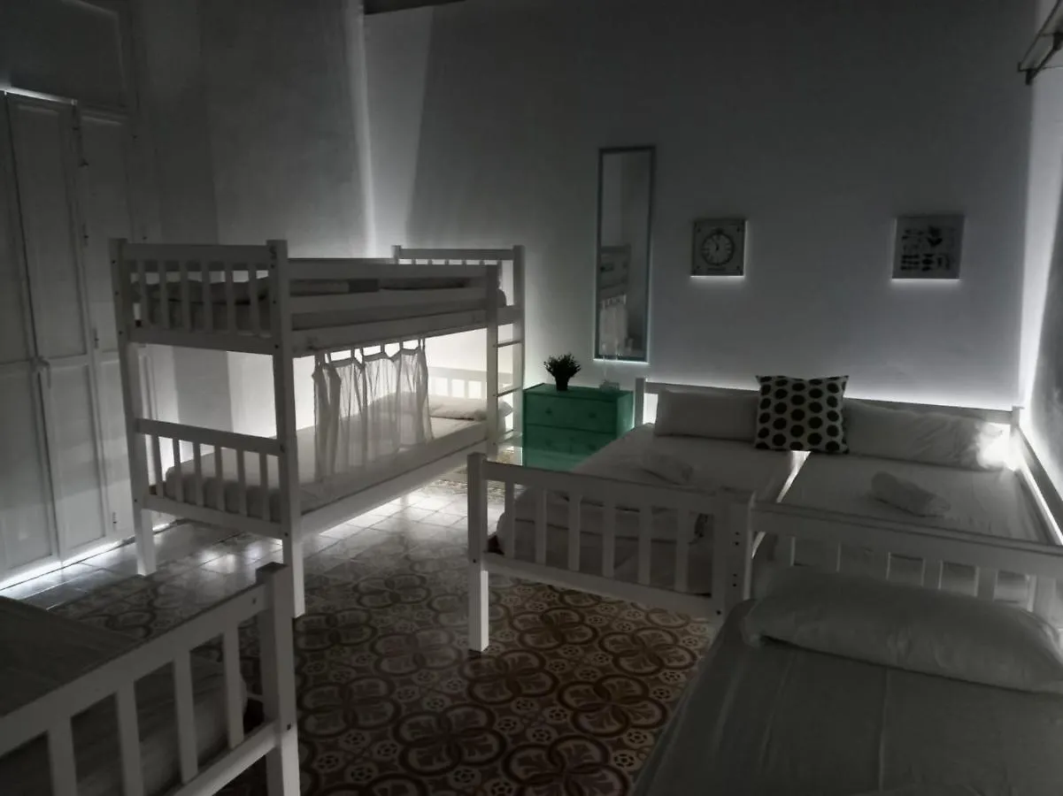 Lion Hostel By Kitesurf Tarifa Guest house