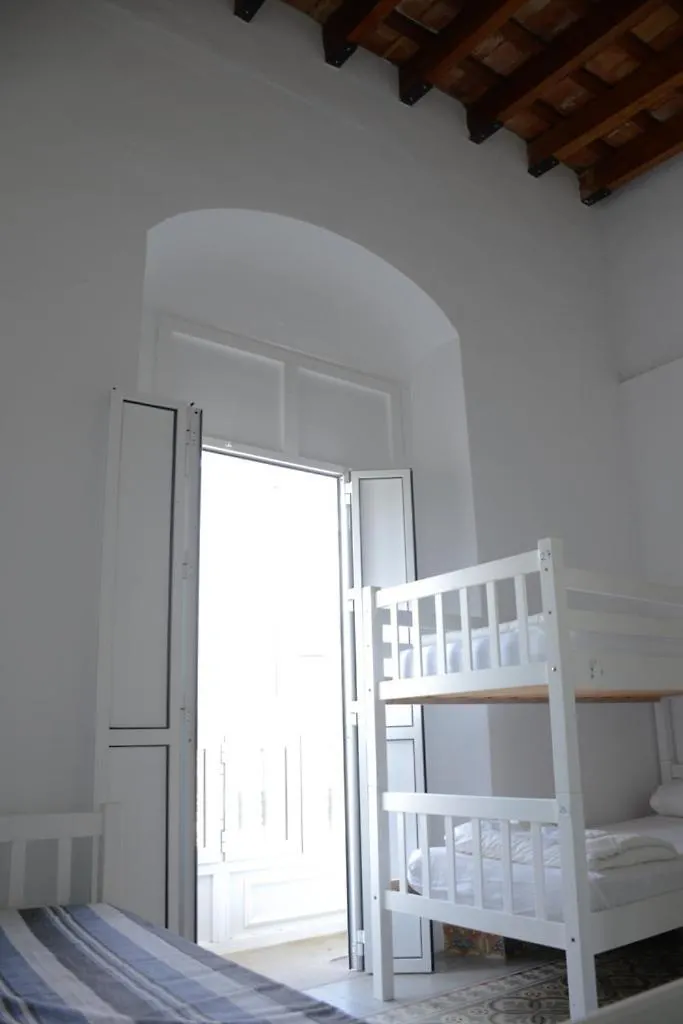 Lion Hostel By Kitesurf Tarifa Spanien